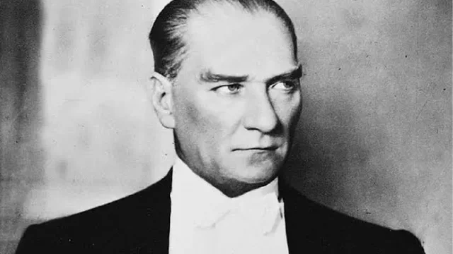 Atatürk'ü anıyoruz